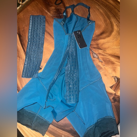 Faja tributo neuf !!! Semi custom ! Taille small / medium - Picture 2 of 5